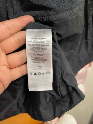 Chaqueta Columbia Negra con Capucha