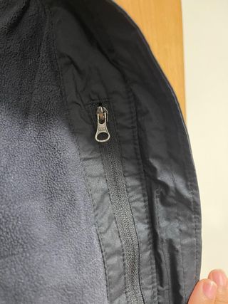 Chaqueta Columbia Negra con Capucha
