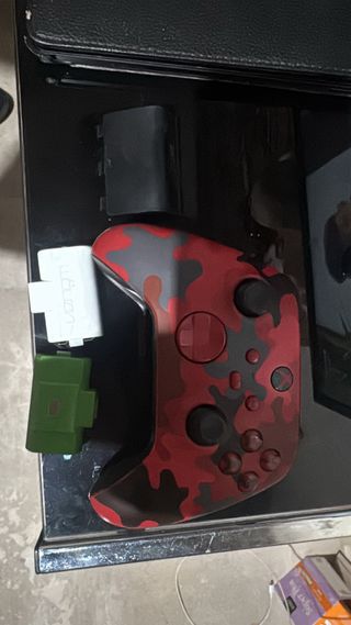 Mando Xbox Series X/S Camuflaje Rojo