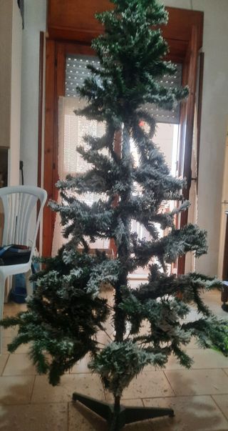 Albero di Natale artificiale innevato