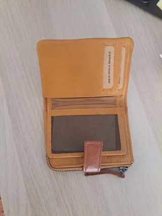 Billetera de cuero nueva
