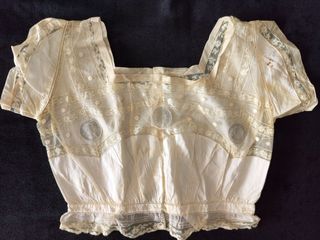 Lencería ropa antigua de más de 150 años