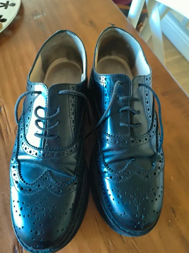 Scarpe stringate nere donna