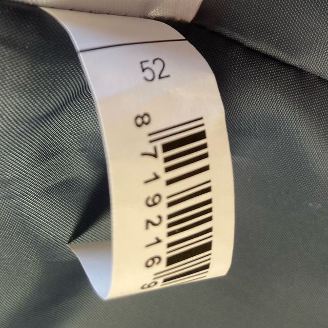 Chaqueta impermeable con capucha