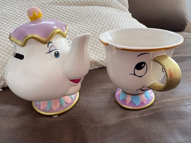 Figuras Bella y Bestia (Sra. Potts y Chip)