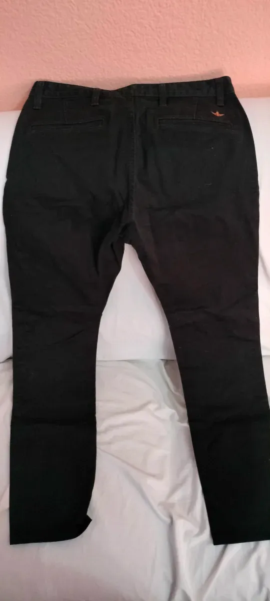 Pantalón vaquero negro