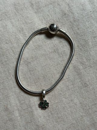 Pulsera Pandora con Charm Trébol Verde