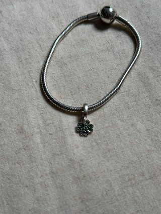 Pulsera Pandora con Charm Trébol Verde