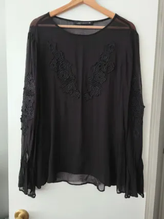 Blusa Zara gasa negra bordada guipur