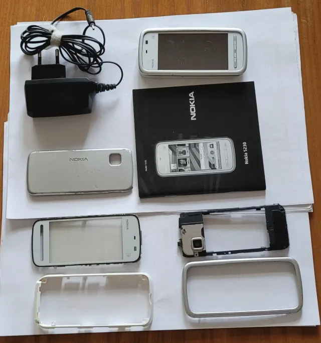 Cellulare Nokia 5230 funzionante con istruzioni 
