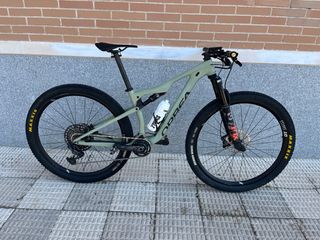 Orbea Oiz M20 TR Talla S. Todo en carbono.