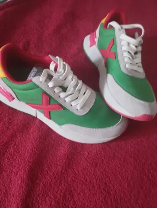 Zapatillas Munich Verdes rojas y gris unisex