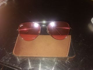 Gafas de sol rosas estilo aviador