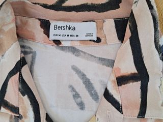 Camisa Bershka Estampada Talla M