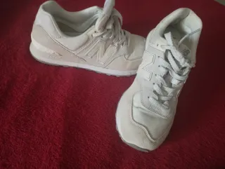 New Balance Beige/Blanco Deportivas Talla 40