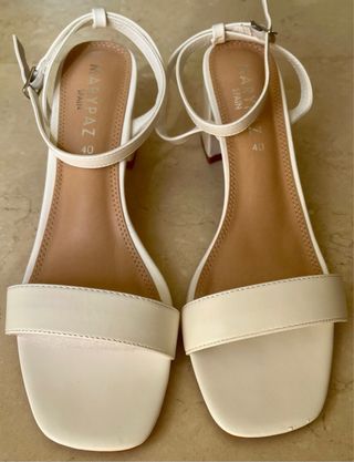 Sandalias tacón medio-bajo MARYPAZ blancas