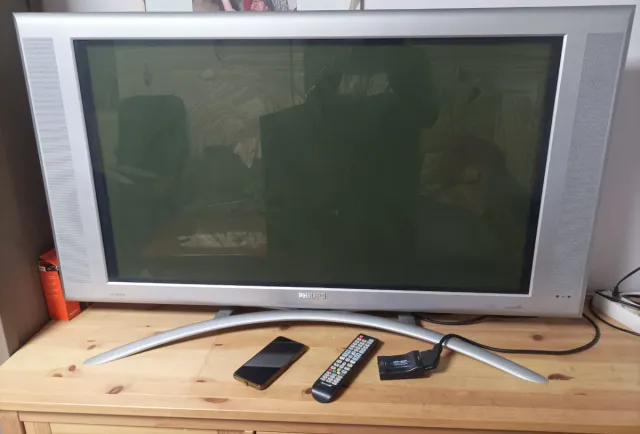 Televisión plana antigua Philips 43 pulgadas