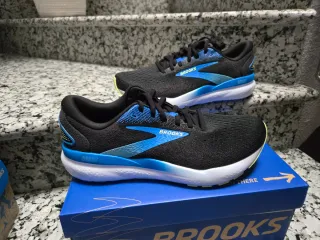 Brooks Ghost 16 Talla 44 regalo calcetin técnico