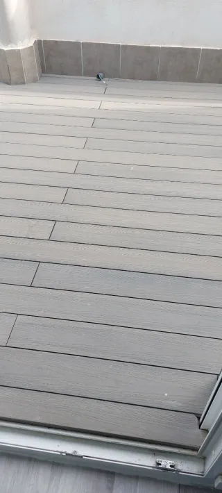 Tarima Flotante Exterior Gris
14 X 2,64 metros.