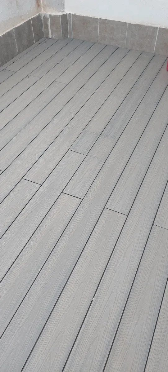 Tarima Flotante Exterior Gris
14 X 2,64 metros.