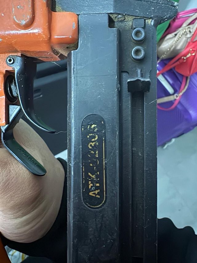 Pistolas Grapadoras Neumáticas