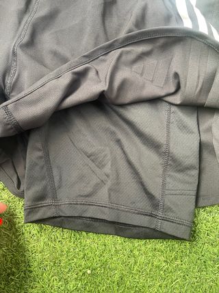 Pantalón running Adidas Talla L con etiqueta