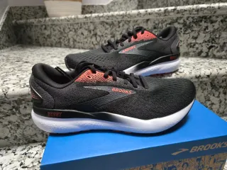 Brooks Ghost 16 Talla 43 regalo calcetin técnico
