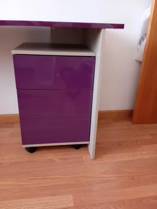 Escritorio juvenil con cajonera y zapatero 