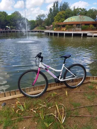 Bicicleta Montaña Blanca y Rosa
