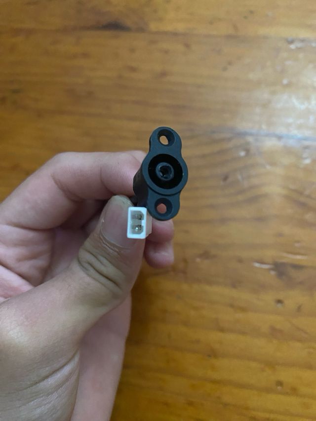 Cable de carga para patinete eléctrico