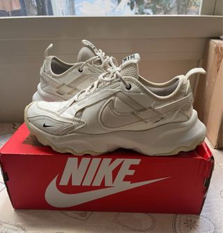 Zapatillas Nike Beige/Blanco