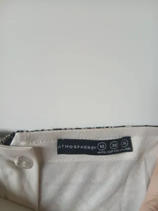 Falda corta estampada negra