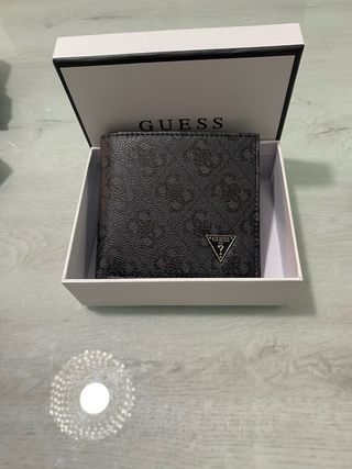 Cartera Guess Marrón y Negra