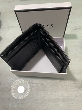 Cartera Guess Marrón y Negra