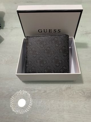 Cartera Guess Marrón y Negra