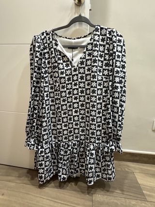 Vestido estampado floral blanco y negro