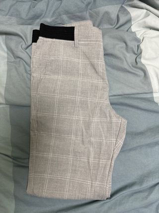 Pantalones de traje grises de Zara