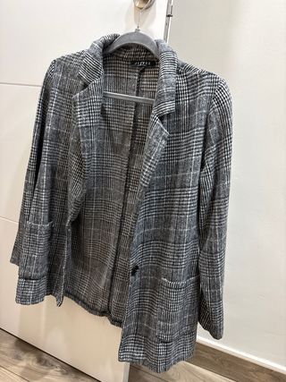 Americana J&V cuadros gris