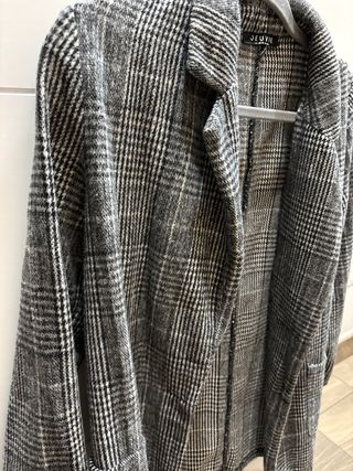Americana J&V cuadros gris