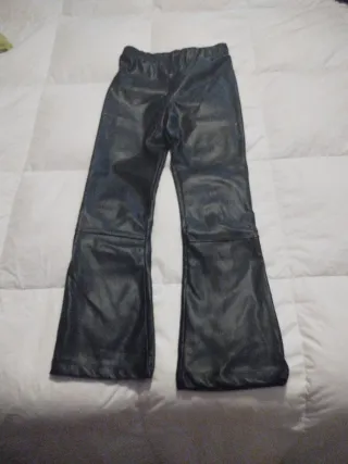 Pantalones niña piel sintética negros