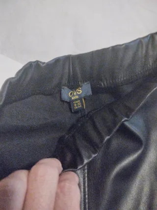 Pantalones niña piel sintética negros