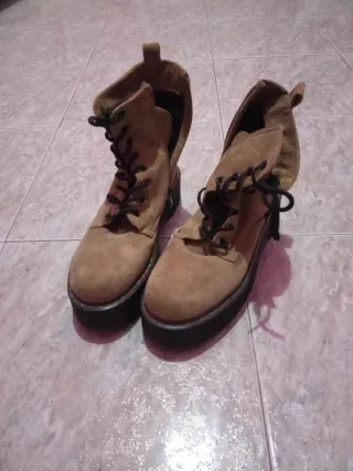 Botas militares marrones de Calzados Elche