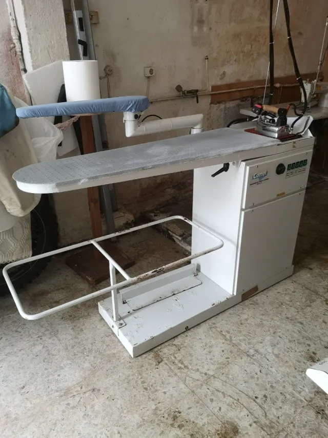 Centro de planchado profesional marca comel.
