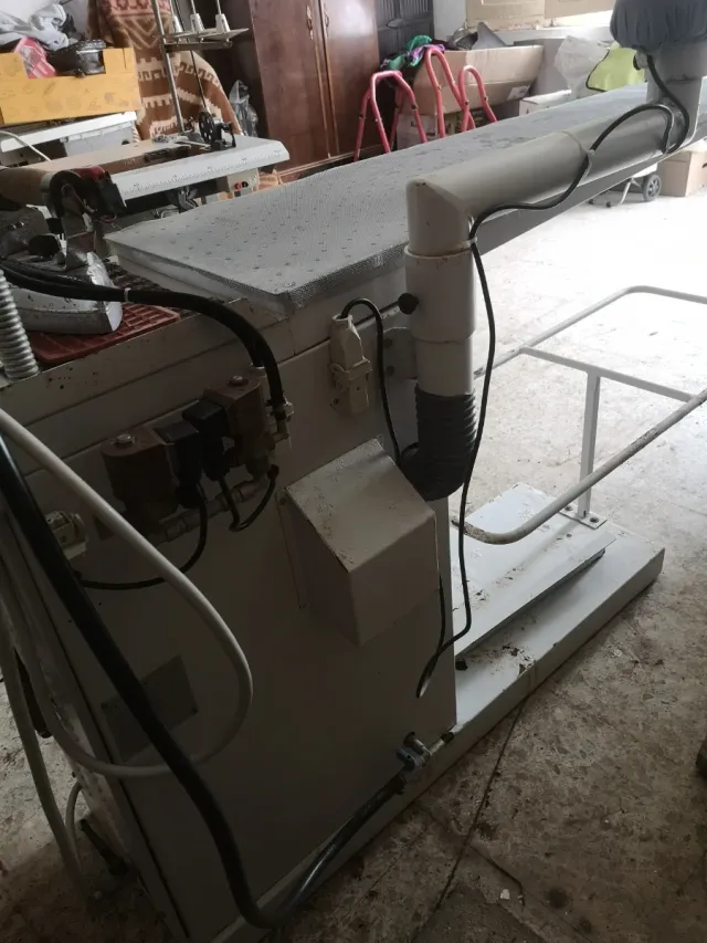 Centro de planchado profesional marca comel.