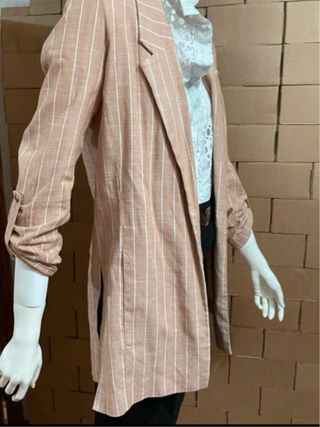 Chaqueta Stradivarius rayas rosa y blanco