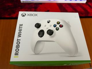 Mando Xbox Series X Robot White