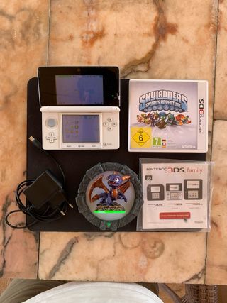 Nintendo 3DS Blanca + Skylanders