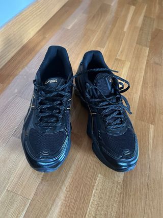 Asics Gel-Kinetic Fluent Zapatillas Negras Doradas