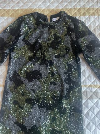 Vestido Zara lentejuelas negro, verde y gris.