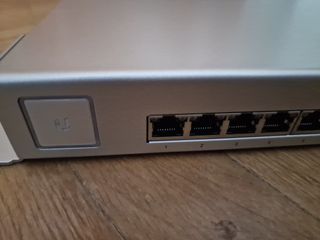 Switch 8 puertos PoE 150W  2 UNIDADES